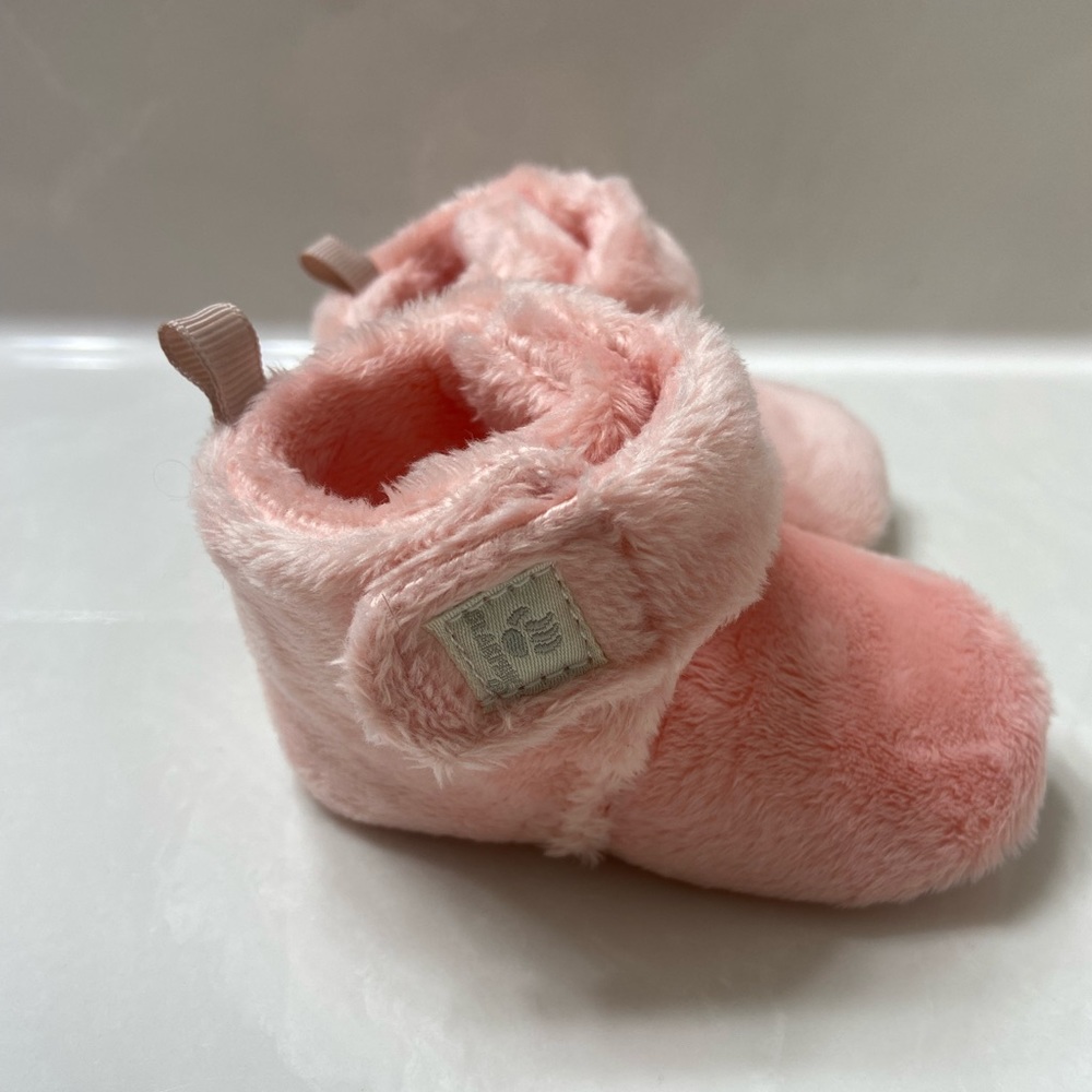 Bear paw baby booties